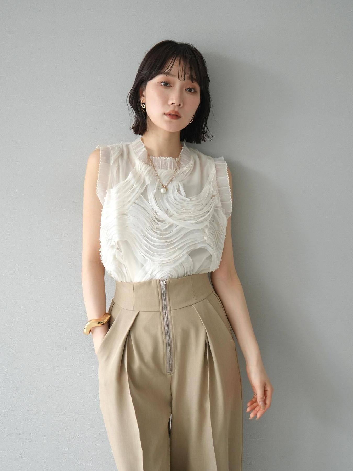 美品 ✨ room306comtemporary フリルトップス ノースリーブ room306 CONTEMPORARY / Satin Frill Tops