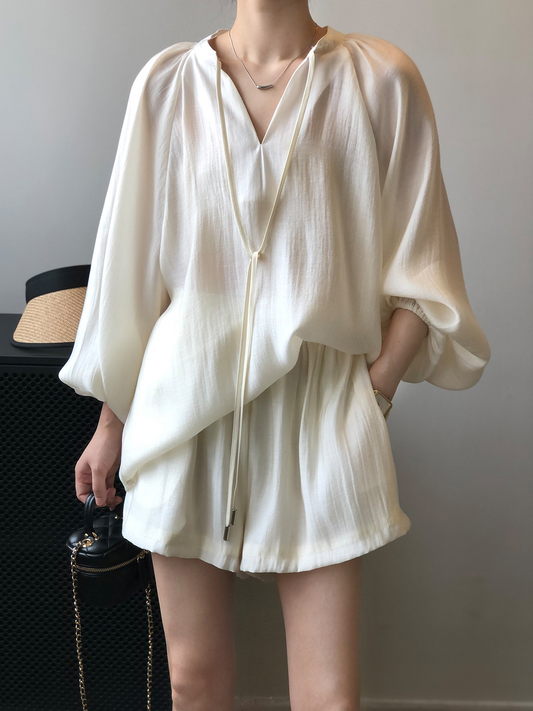 【644】『72H限定！半額以下！』シアーセットアップ UV対策 冷房対策 オーバーサイズ カフタン ブラウス Vネック長袖トップス＋ショートパンツ ルームウェア セットアップ リラックスウェア 散歩/紫外線対策 春夏新作