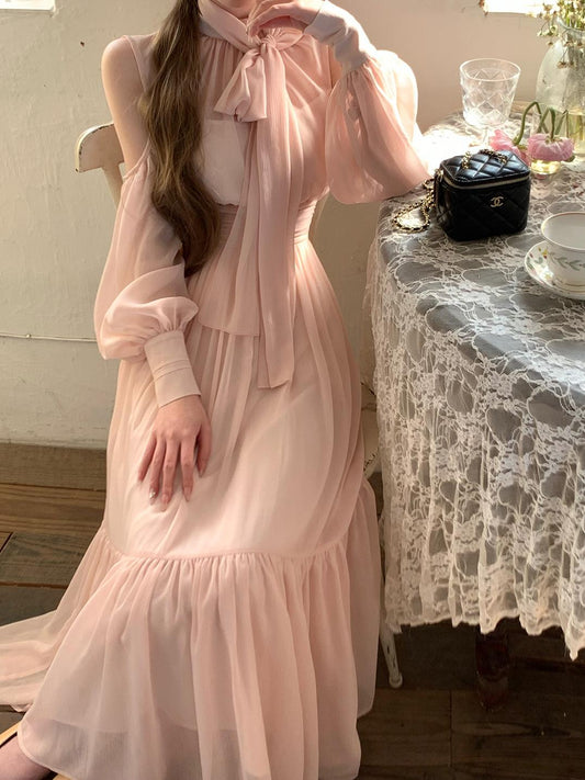 【411】[エアリー感満載！軽やか素材で優美に揺れる] 大人可愛い シフォン オフショルダー リボンタイ付き ロングワンピース 軽やか 大きめフレア袖 大きいスカート お呼ばれ ドレス パーティー 発表会 デート